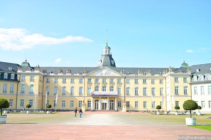 Замок в Карлсруэ Замок в Карлсруэ